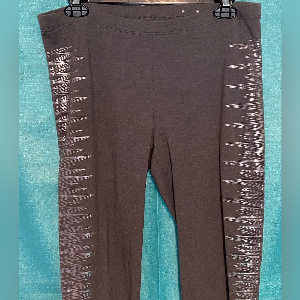 Grey City Streets Large Leggings Silver Design